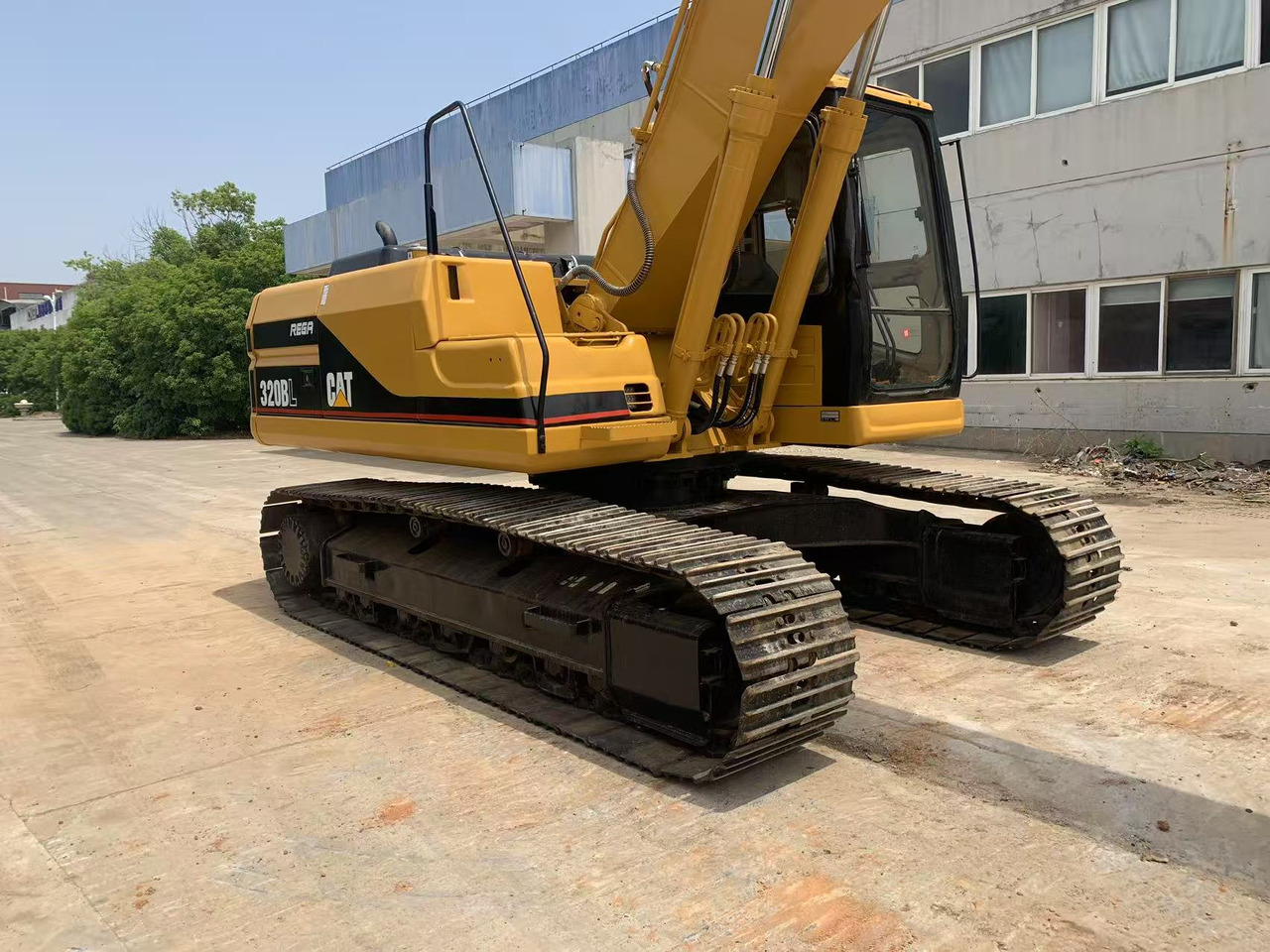 CATERPILLAR 320B, 320BL Secondhand Excavator Made in Japan - Kāpurķēžu ekskavators: foto 4 CATERPILLAR 320B, 320BL Secondhand Excavator Made in Japan - Kāpurķēžu ekskavators: foto 4