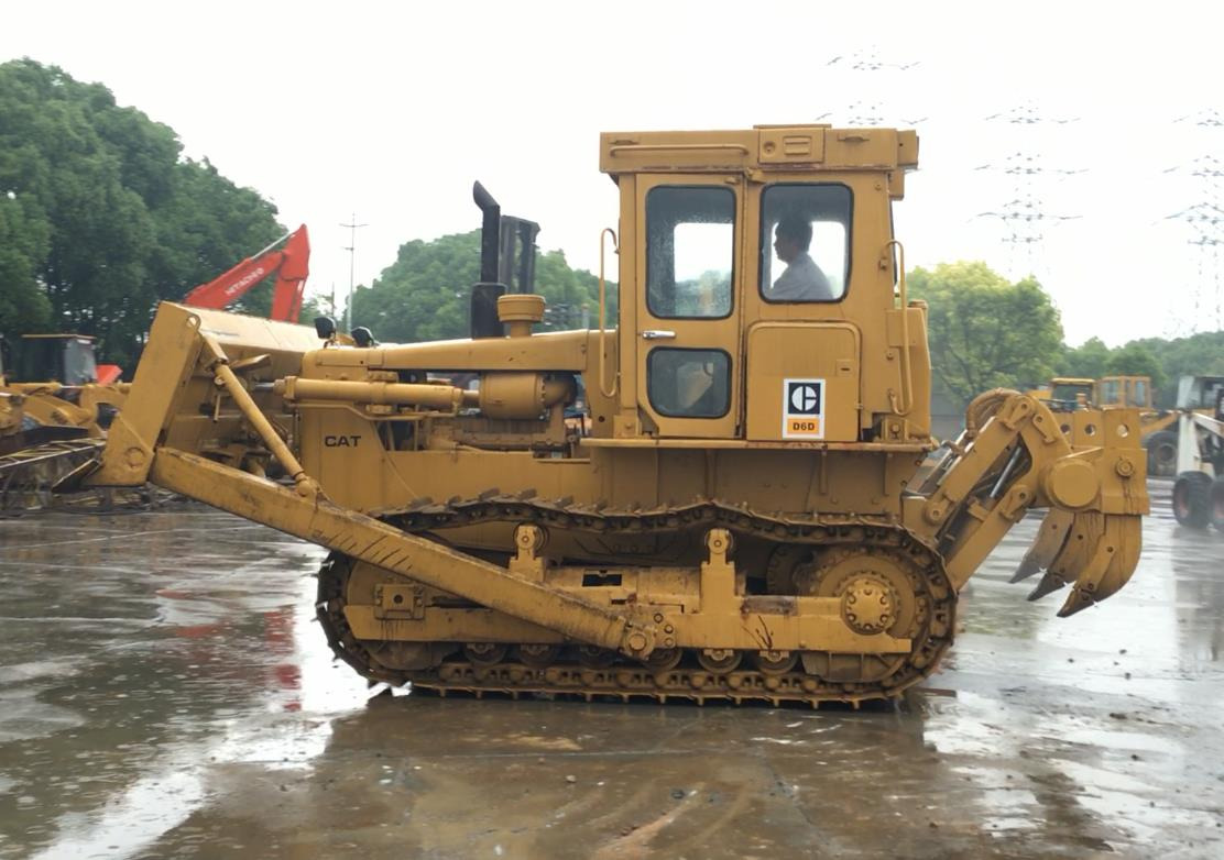 Caterpillar D6D Bulldozer Good Condition Tracked Tractor for Bolivia - Buldozers: foto 1 Caterpillar D6D Bulldozer Good Condition Tracked Tractor for Bolivia - Buldozers: foto 1