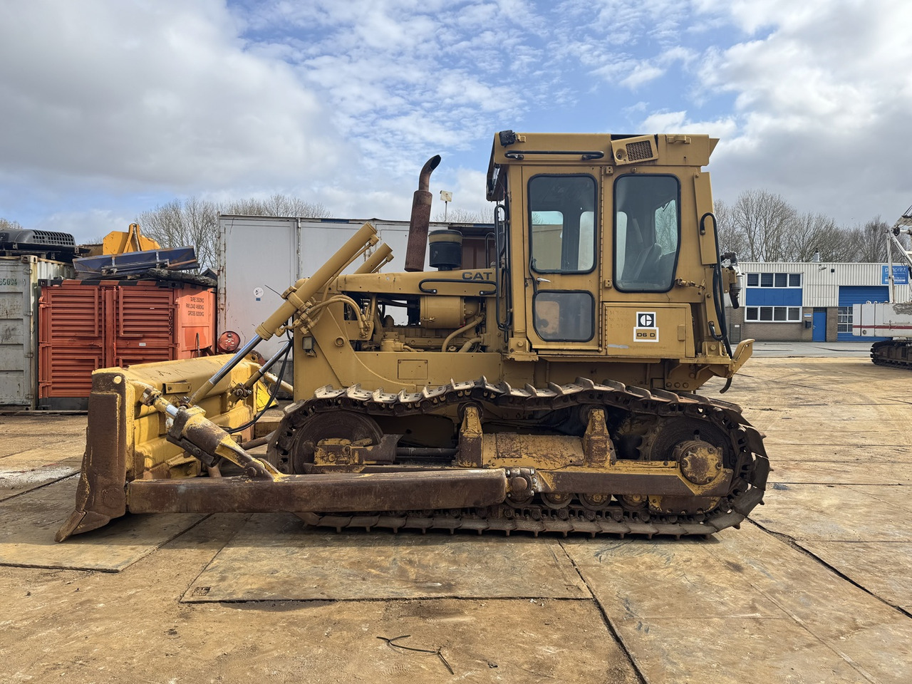 Caterpillar Used Bulldozer CAT D6D Good Price Tracked Tractor - Buldozers: foto 1 Caterpillar Used Bulldozer CAT D6D Good Price Tracked Tractor - Buldozers: foto 1