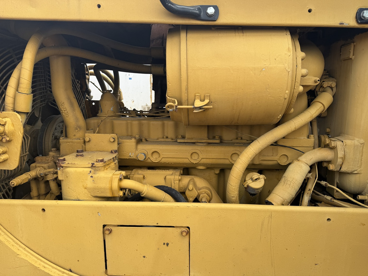 Caterpillar Used Bulldozer CAT D6D Good Price Tracked Tractor - Buldozers: foto 5 Caterpillar Used Bulldozer CAT D6D Good Price Tracked Tractor - Buldozers: foto 5