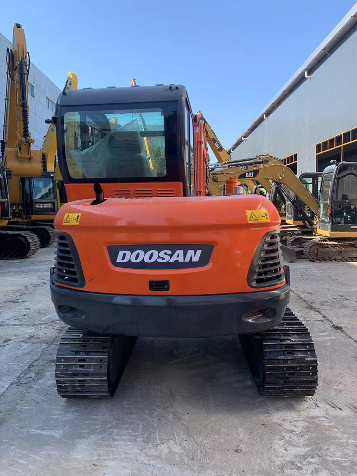 DOOSAN Mini Excavator Doosan DX60, DX55 - Kāpurķēžu ekskavators: foto 5 DOOSAN Mini Excavator Doosan DX60, DX55 - Kāpurķēžu ekskavators: foto 5