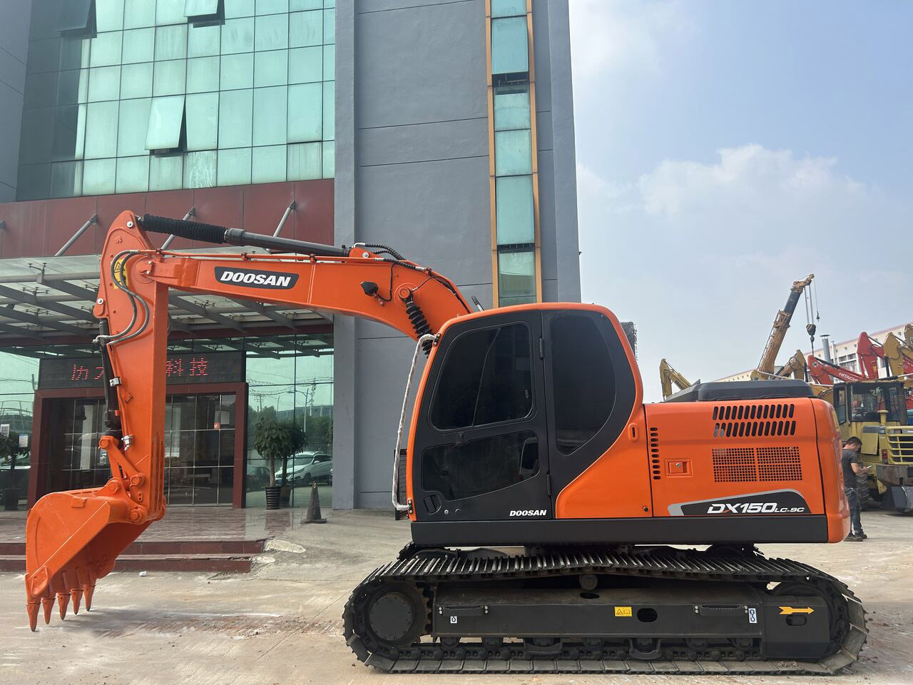 Doosan 15 ton Excavator Doosan DX150 - Kāpurķēžu ekskavators: foto 2 Doosan 15 ton Excavator Doosan DX150 - Kāpurķēžu ekskavators: foto 2
