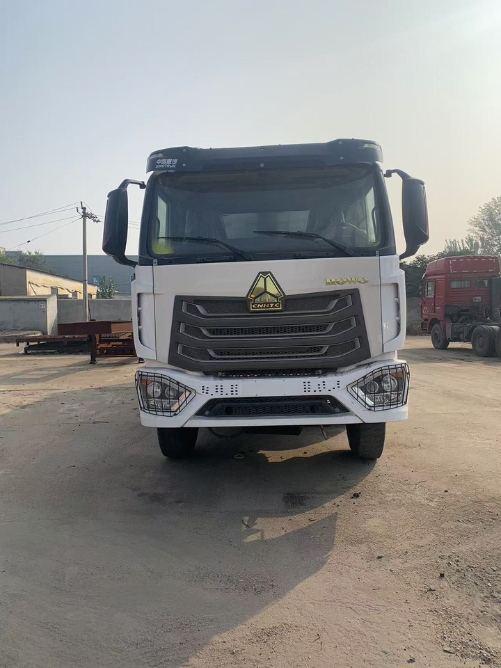 Howo 8x4 Tipper Truck Used Condition HOWO Dumper Truck Left Hand Drive - Kravas automašīna pašizgāzējs: foto 3 Howo 8x4 Tipper Truck Used Condition HOWO Dumper Truck Left Hand Drive - Kravas automašīna pašizgāzējs: foto 3