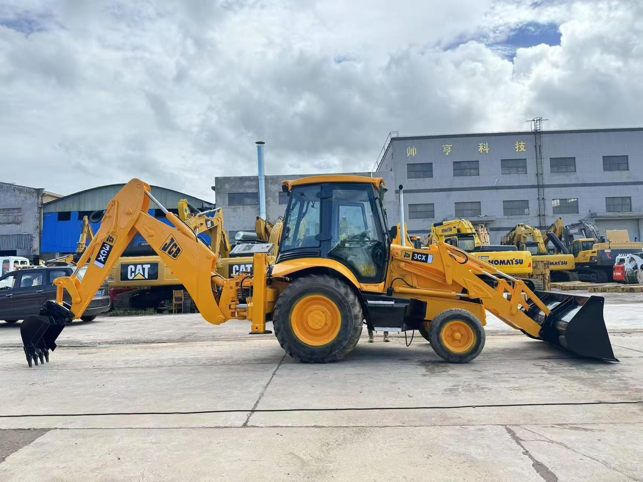 JCB 4x4 Backhoe Loader 3CX Used Condition - Ekskavators-iekrāvējs: foto 4 JCB 4x4 Backhoe Loader 3CX Used Condition - Ekskavators-iekrāvējs: foto 4