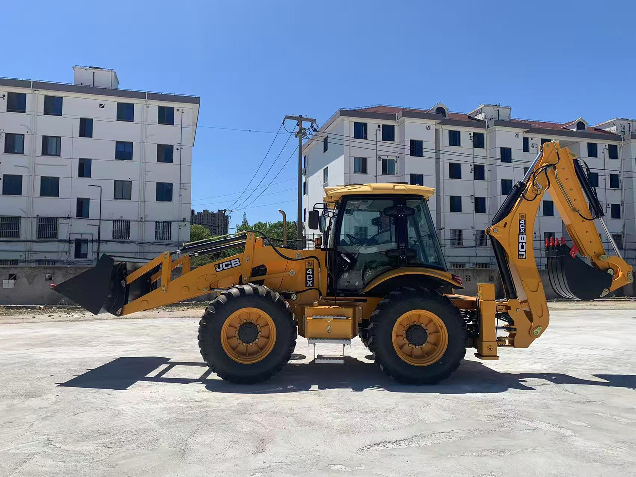 JCB Backhoe Loader 4CX, 4DX Good Price on Sale - Ekskavators-iekrāvējs: foto 1 JCB Backhoe Loader 4CX, 4DX Good Price on Sale - Ekskavators-iekrāvējs: foto 1