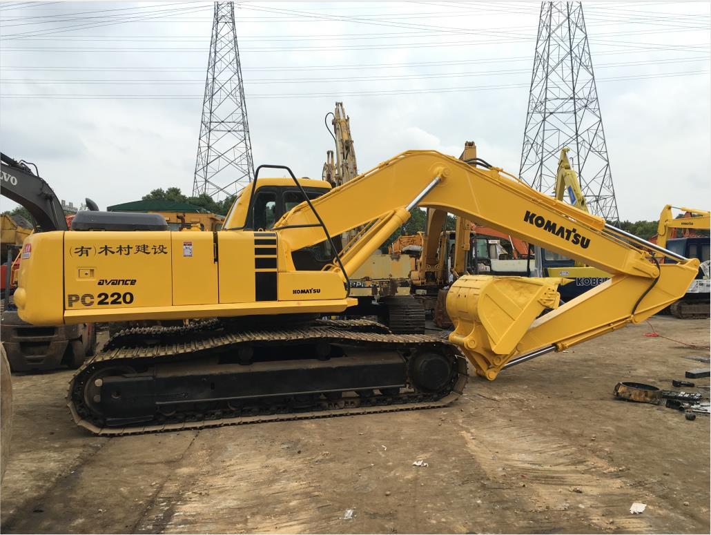 KOMATSU PC22 used excavator Japanese construction machine PC220-6 excavator - Kāpurķēžu ekskavators: foto 1 KOMATSU PC22 used excavator Japanese construction machine PC220-6 excavator - Kāpurķēžu ekskavators: foto 1
