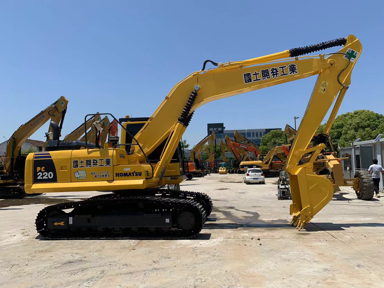 Komatsu Excavator PC220 Good Condition 22 ton Digger - Kāpurķēžu ekskavators: foto 2 Komatsu Excavator PC220 Good Condition 22 ton Digger - Kāpurķēžu ekskavators: foto 2