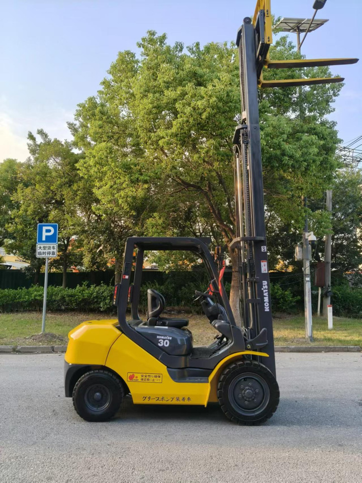 Komatsu Forklift 3 ton Capacity FD30-15, FD30-16, FD30-17 - Dīzeļiekrāvējs: foto 1 Komatsu Forklift 3 ton Capacity FD30-15, FD30-16, FD30-17 - Dīzeļiekrāvējs: foto 1