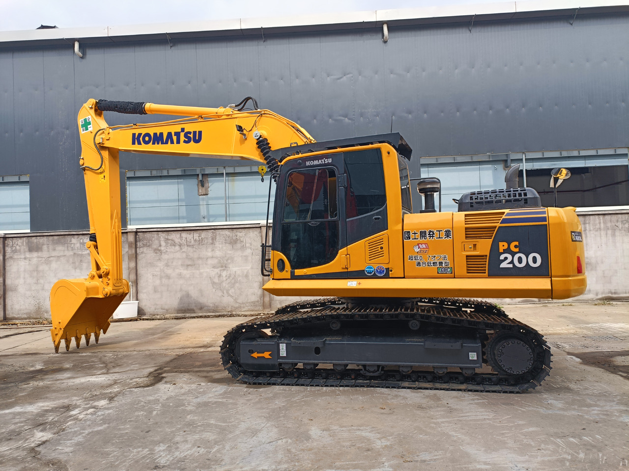 Komatsu Tracked Excavator PC200 Secondhand Condition - Kāpurķēžu ekskavators: foto 1 Komatsu Tracked Excavator PC200 Secondhand Condition - Kāpurķēžu ekskavators: foto 1