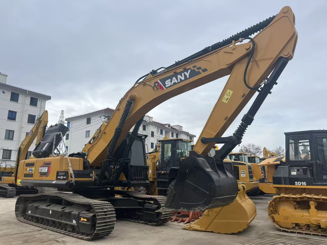 SANY Used Excavator SANY 365H - Massive Digging Power & Mine-Proven Reliability - Kāpurķēžu ekskavators: foto 4 SANY Used Excavator SANY 365H - Massive Digging Power & Mine-Proven Reliability - Kāpurķēžu ekskavators: foto 4
