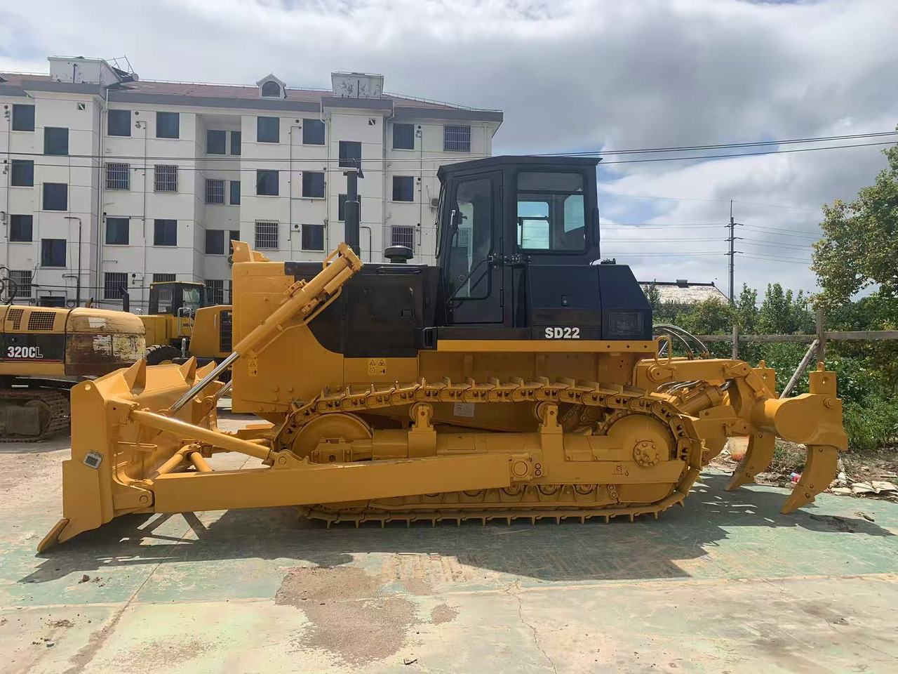 SHANTUI Bulldozer SD22, SD32, SD16 Secondhand Condition - Buldozers: foto 2 SHANTUI Bulldozer SD22, SD32, SD16 Secondhand Condition - Buldozers: foto 2