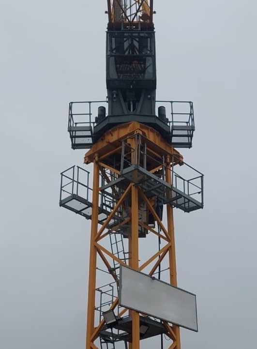 LIEBHERR 200 EC-H 10 Litronic - Torņa celtnis: foto 2 LIEBHERR 200 EC-H 10 Litronic - Torņa celtnis: foto 2