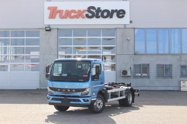 FUSO eCanter 9C18E - Pacēlājs ar āķi: foto 1 FUSO eCanter 9C18E - Pacēlājs ar āķi: foto 1