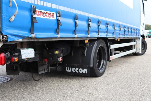 Mercedes-Benz Actros 1833 L nR - Kravas automašīna ar tentu: foto 5 Mercedes-Benz Actros 1833 L nR - Kravas automašīna ar tentu: foto 5