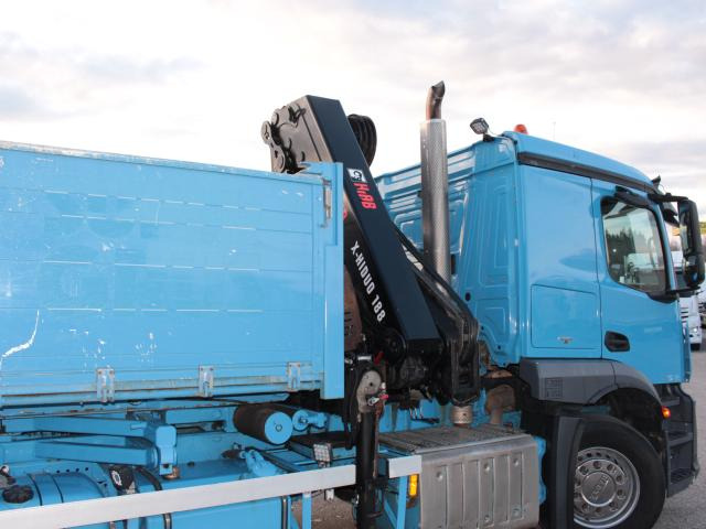 Mercedes-Benz Actros 2540L HIAB 188 - Kravas automašīna pašizgāzējs, Kravas auto ar manipulatoru: foto 3 Mercedes-Benz Actros 2540L HIAB 188 - Kravas automašīna pašizgāzējs, Kravas auto ar manipulatoru: foto 3