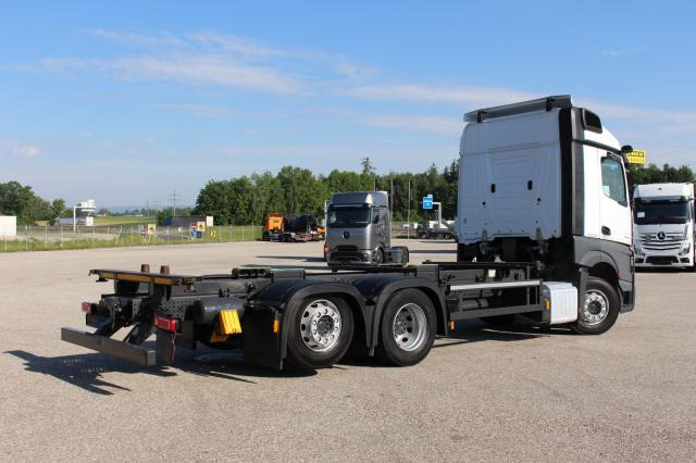 Mercedes-Benz Actros 2545 - Konteineru vedējs/ Kravas automašīna ar noņemamā virsbūve: foto 3 Mercedes-Benz Actros 2545 - Konteineru vedējs/ Kravas automašīna ar noņemamā virsbūve: foto 3