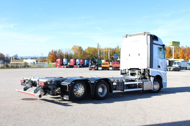 Mercedes-Benz Actros 2548LL HUBRAHMEN - Konteineru vedējs/ Kravas automašīna ar noņemamā virsbūve: foto 3 Mercedes-Benz Actros 2548LL HUBRAHMEN - Konteineru vedējs/ Kravas automašīna ar noņemamā virsbūve: foto 3