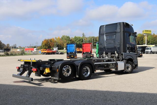 Mercedes-Benz Actros 2553 L - Konteineru vedējs/ Kravas automašīna ar noņemamā virsbūve: foto 3 Mercedes-Benz Actros 2553 L - Konteineru vedējs/ Kravas automašīna ar noņemamā virsbūve: foto 3