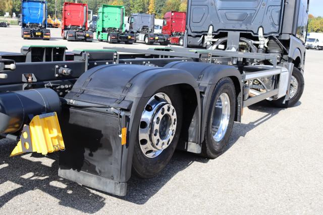 Mercedes-Benz Actros 2553 L - Konteineru vedējs/ Kravas automašīna ar noņemamā virsbūve: foto 5 Mercedes-Benz Actros 2553 L - Konteineru vedējs/ Kravas automašīna ar noņemamā virsbūve: foto 5