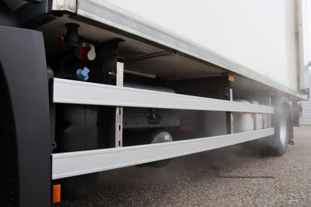 Mercedes-Benz Antos 1832 L - Kravas automašīna refrižerators: foto 3 Mercedes-Benz Antos 1832 L - Kravas automašīna refrižerators: foto 3