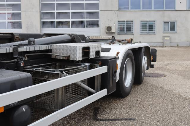 Mercedes-Benz Antos 2551 ENA - Pacēlājs ar āķi: foto 3 Mercedes-Benz Antos 2551 ENA - Pacēlājs ar āķi: foto 3