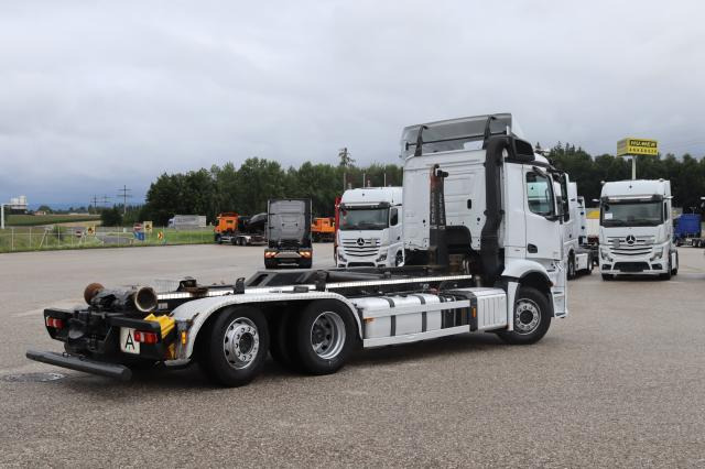 Mercedes-Benz Antos 2551 ENA - Pacēlājs ar āķi: foto 4 Mercedes-Benz Antos 2551 ENA - Pacēlājs ar āķi: foto 4
