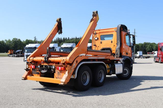 Mercedes-Benz Arocs 3353K ABSETZER - Būvgružu konteineru vedējs: foto 3 Mercedes-Benz Arocs 3353K ABSETZER - Būvgružu konteineru vedējs: foto 3