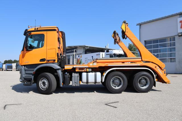 Mercedes-Benz Arocs 3353K ABSETZER - Būvgružu konteineru vedējs: foto 4 Mercedes-Benz Arocs 3353K ABSETZER - Būvgružu konteineru vedējs: foto 4