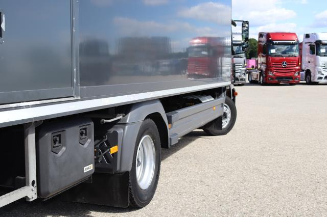 Mercedes-Benz Atego 1223 L - Kravas automašīna ar slēgto virsbūvi: foto 5 Mercedes-Benz Atego 1223 L - Kravas automašīna ar slēgto virsbūvi: foto 5