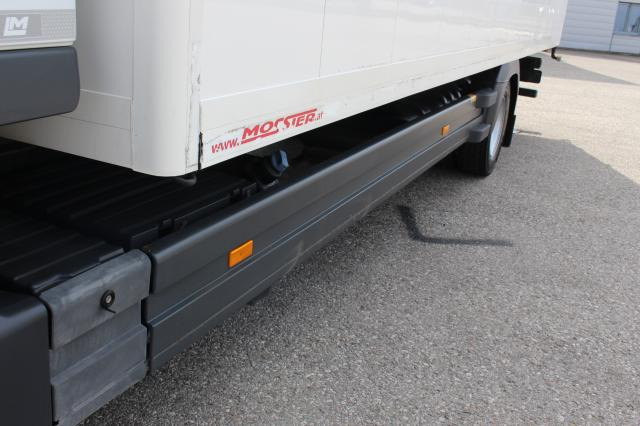 Mercedes-Benz Atego 1224L - Kravas automašīna ar slēgto virsbūvi: foto 4 Mercedes-Benz Atego 1224L - Kravas automašīna ar slēgto virsbūvi: foto 4