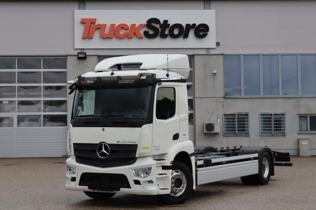 Mercedes-Benz eActros 300 L - Šasija kravas automašīna: foto 1 Mercedes-Benz eActros 300 L - Šasija kravas automašīna: foto 1