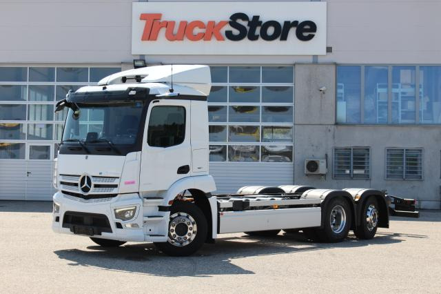 Mercedes-Benz eActros 300 L ENIN FÄHIG! - Šasija kravas automašīna: foto 1 Mercedes-Benz eActros 300 L ENIN FÄHIG! - Šasija kravas automašīna: foto 1
