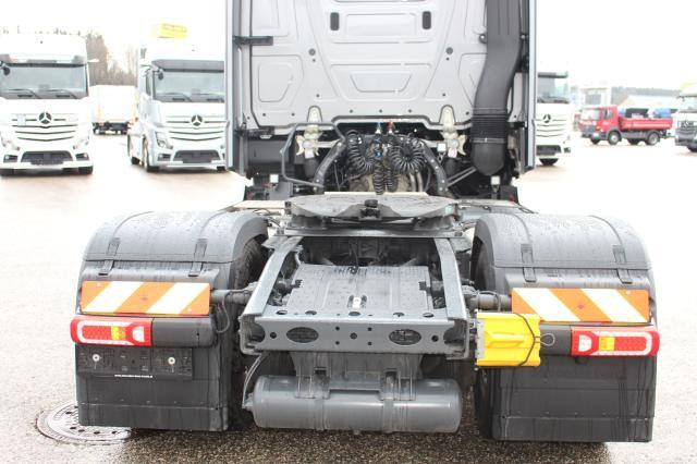 Mercedes-Benz Actros 1853 LS - Vilcējs: foto 4 Mercedes-Benz Actros 1853 LS - Vilcējs: foto 4