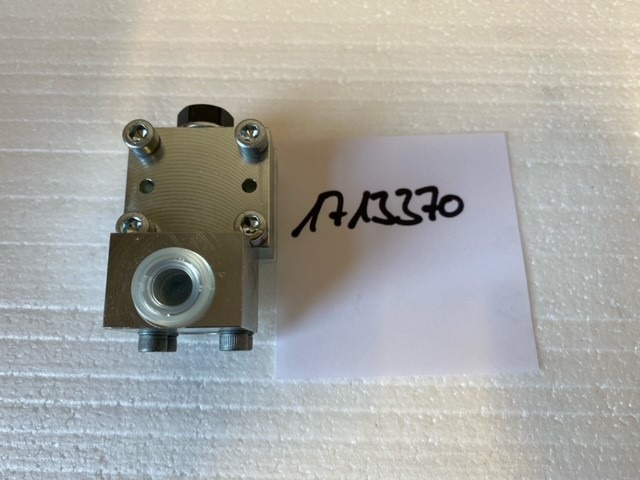O&K Terex CNH control valve 1713370 1455434 - Rezerves daļa - Ekskavators: foto 1 O&K Terex CNH control valve 1713370 1455434 - Rezerves daļa - Ekskavators: foto 1