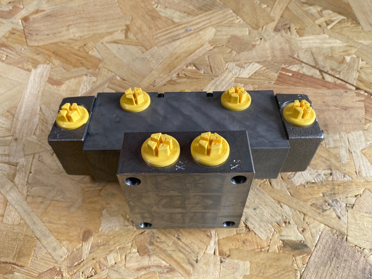 O&K Terex RH120 RH170 RH400 Swing balance valve 2765990 1523304 486-3481 - Rezerves daļa - Kravas automašīna: foto 2 O&K Terex RH120 RH170 RH400 Swing balance valve 2765990 1523304 486-3481 - Rezerves daļa - Kravas automašīna: foto 2