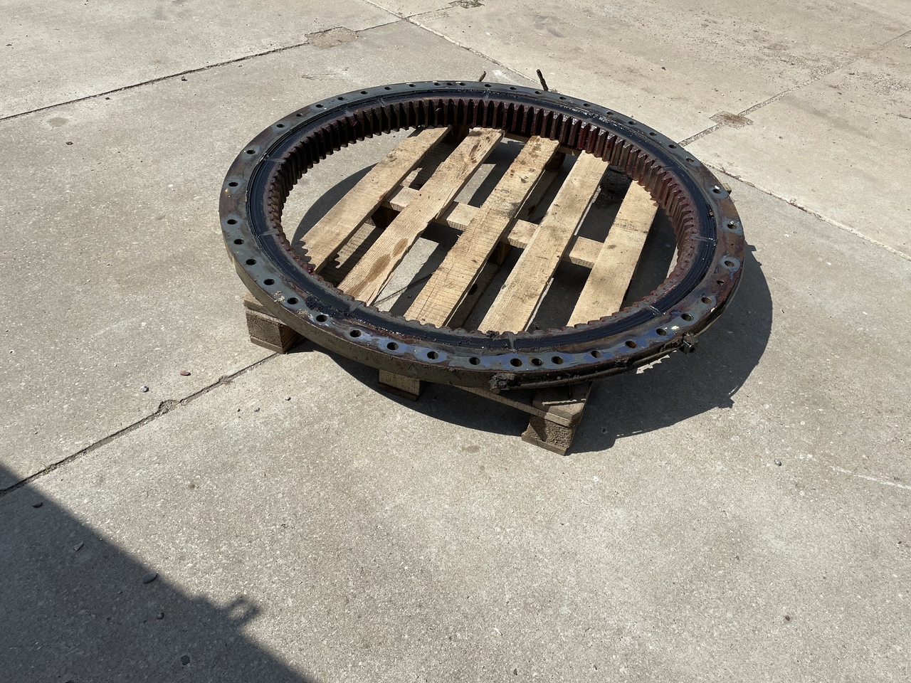 LIEBHERR R906 - Devēja gredzens - Ekskavators: foto 3 LIEBHERR R906 - Devēja gredzens - Ekskavators: foto 3