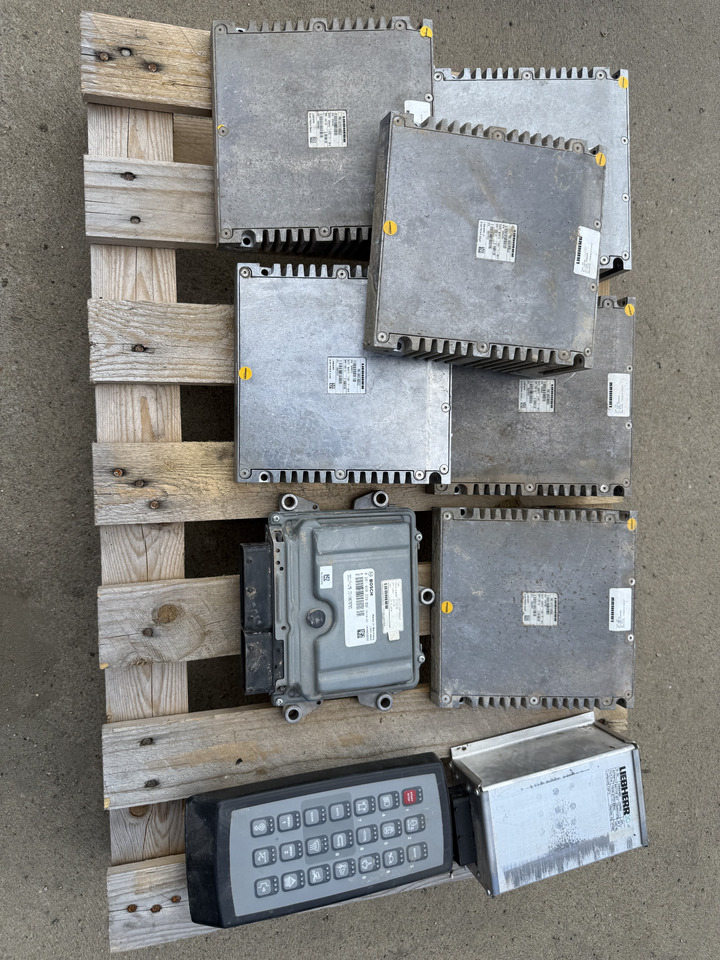 Liebherr R926 - Elektroniskais vadības bloks (ECU) - Kāpurķēžu ekskavators: foto 1 Liebherr R926 - Elektroniskais vadības bloks (ECU) - Kāpurķēžu ekskavators: foto 1