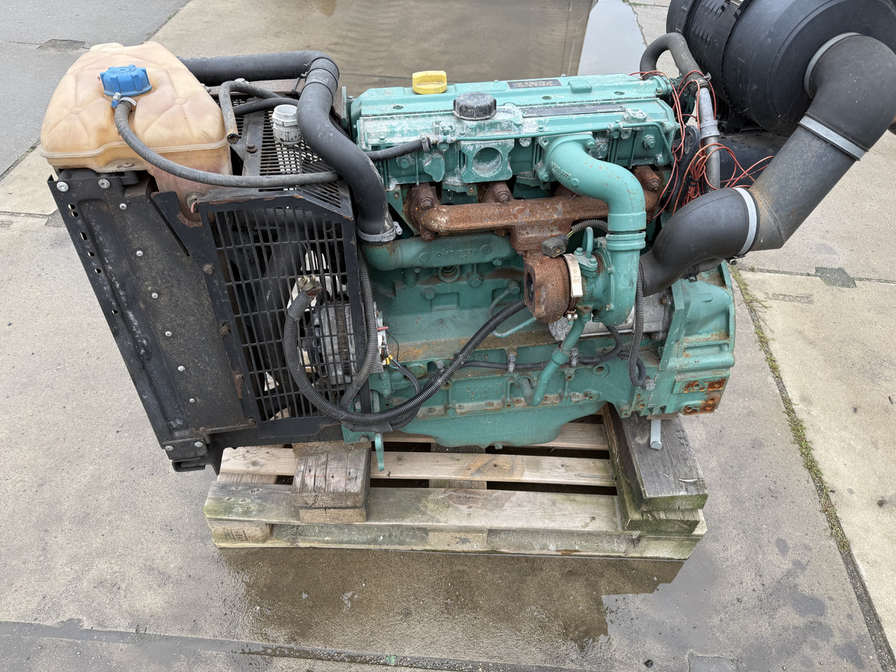 VOLVO PENTA TD520 GE - Dzinējs - Celtniecības tehnika: foto 5 VOLVO PENTA TD520 GE - Dzinējs - Celtniecības tehnika: foto 5