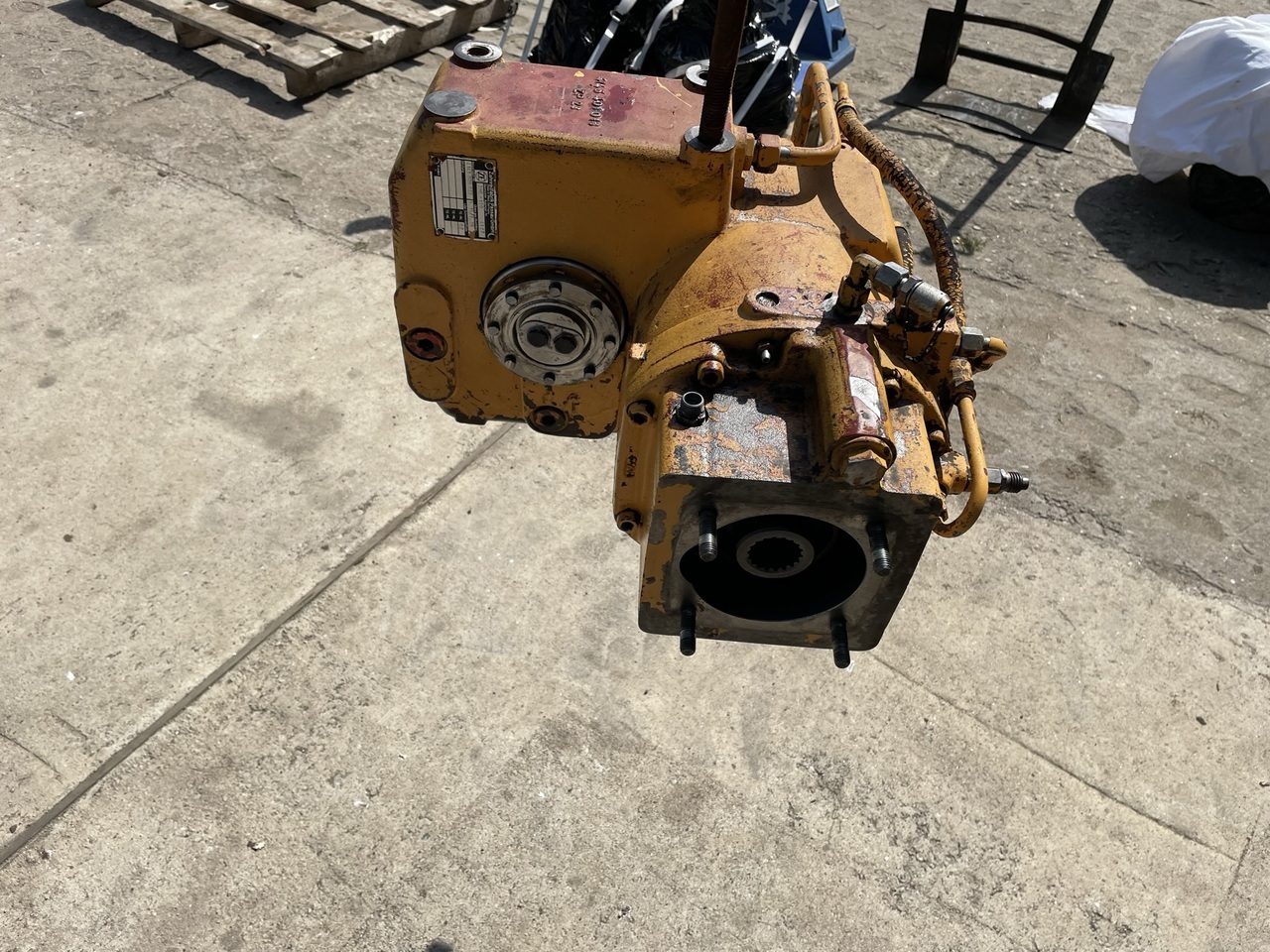 ZF 2HL-100 Z koparki LIEBHERR - Pārnesumkārba: foto 1 ZF 2HL-100 Z koparki LIEBHERR - Pārnesumkārba: foto 1