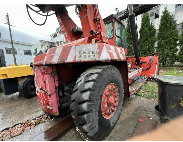 2008 KALMAR DRD420-60S5K - Sānu konteineru krāvējs: foto 3 2008 KALMAR DRD420-60S5K - Sānu konteineru krāvējs: foto 3