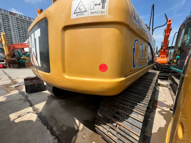 Kāpurķēžu ekskavators 2020 Caterpillar 323D: foto 11