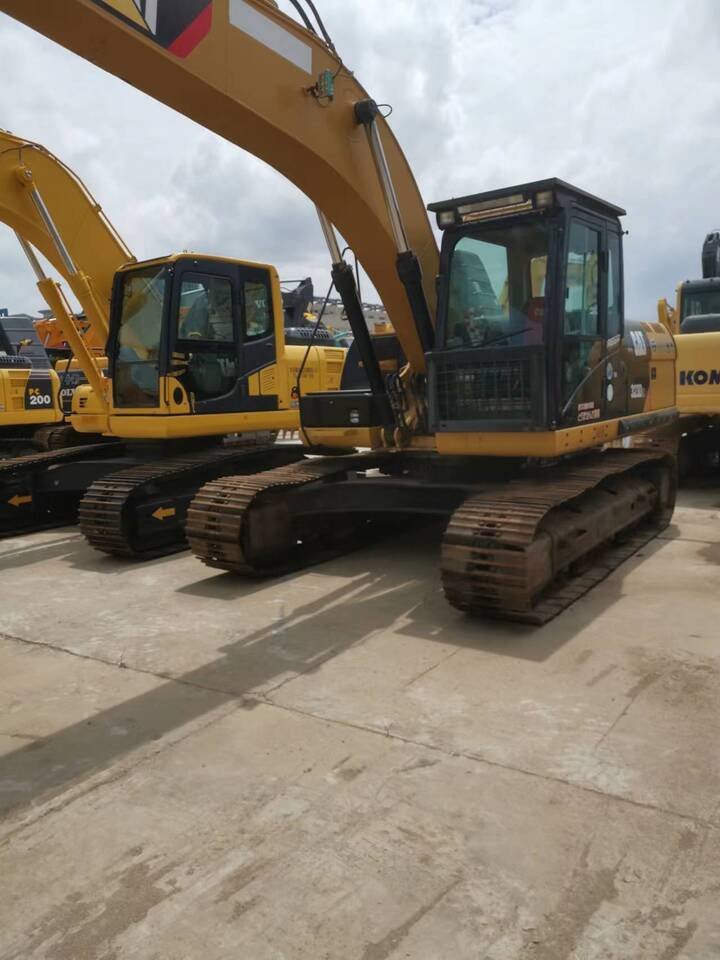 Caterpillar 323D - Kāpurķēžu ekskavators: foto 1 Caterpillar 323D - Kāpurķēžu ekskavators: foto 1