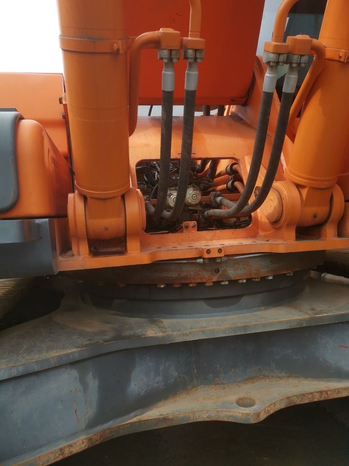 Doosan DX500LC - Kāpurķēžu ekskavators: foto 3 Doosan DX500LC - Kāpurķēžu ekskavators: foto 3