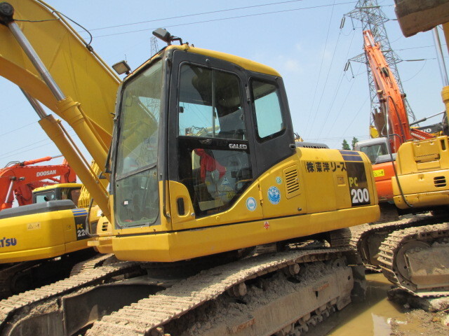 Komatsu PC200-7 - Kāpurķēžu ekskavators: foto 3 Komatsu PC200-7 - Kāpurķēžu ekskavators: foto 3