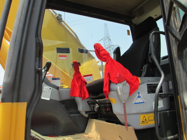 Komatsu PC200-7 - Kāpurķēžu ekskavators: foto 2 Komatsu PC200-7 - Kāpurķēžu ekskavators: foto 2