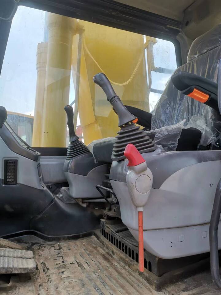 Kāpurķēžu ekskavators Komatsu PC400-8: foto 6