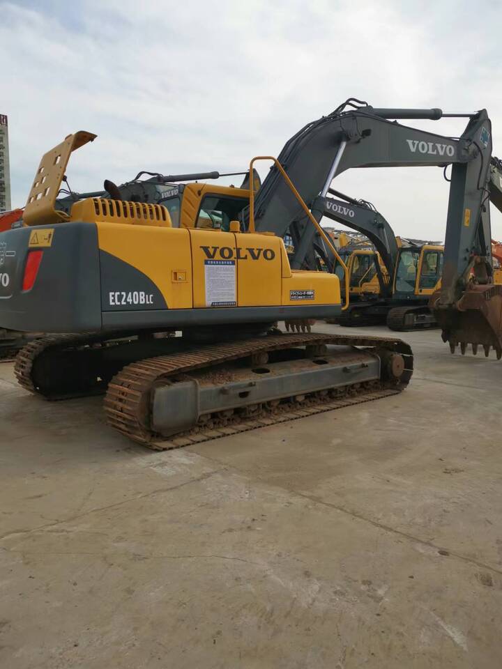 Kāpurķēžu ekskavators Volvo EC240BLC: foto 6