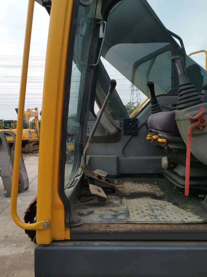 Kāpurķēžu ekskavators Volvo EC240BLC: foto 7
