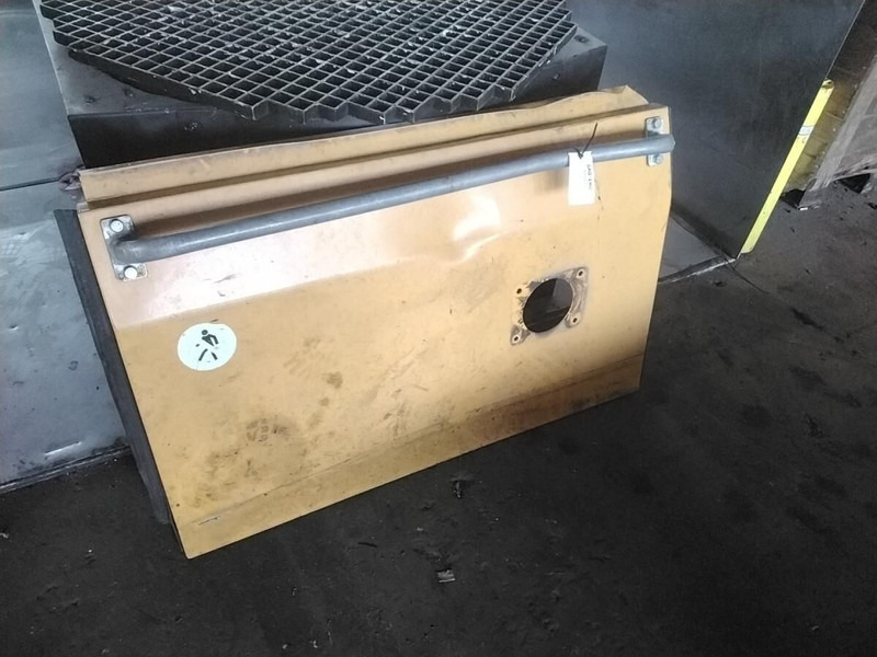 Liebherr Bonnet Right - Motora pārsegs: foto 1 Liebherr Bonnet Right - Motora pārsegs: foto 1