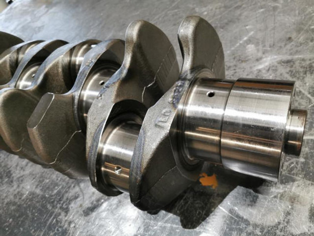 Liebherr Crankshaft D934L - Kloķvārpsta: foto 5 Liebherr Crankshaft D934L - Kloķvārpsta: foto 5